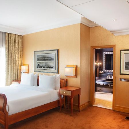 Radisson Blu Martinez Beirut Hotel Exterior photo A bedroom at the hotel
