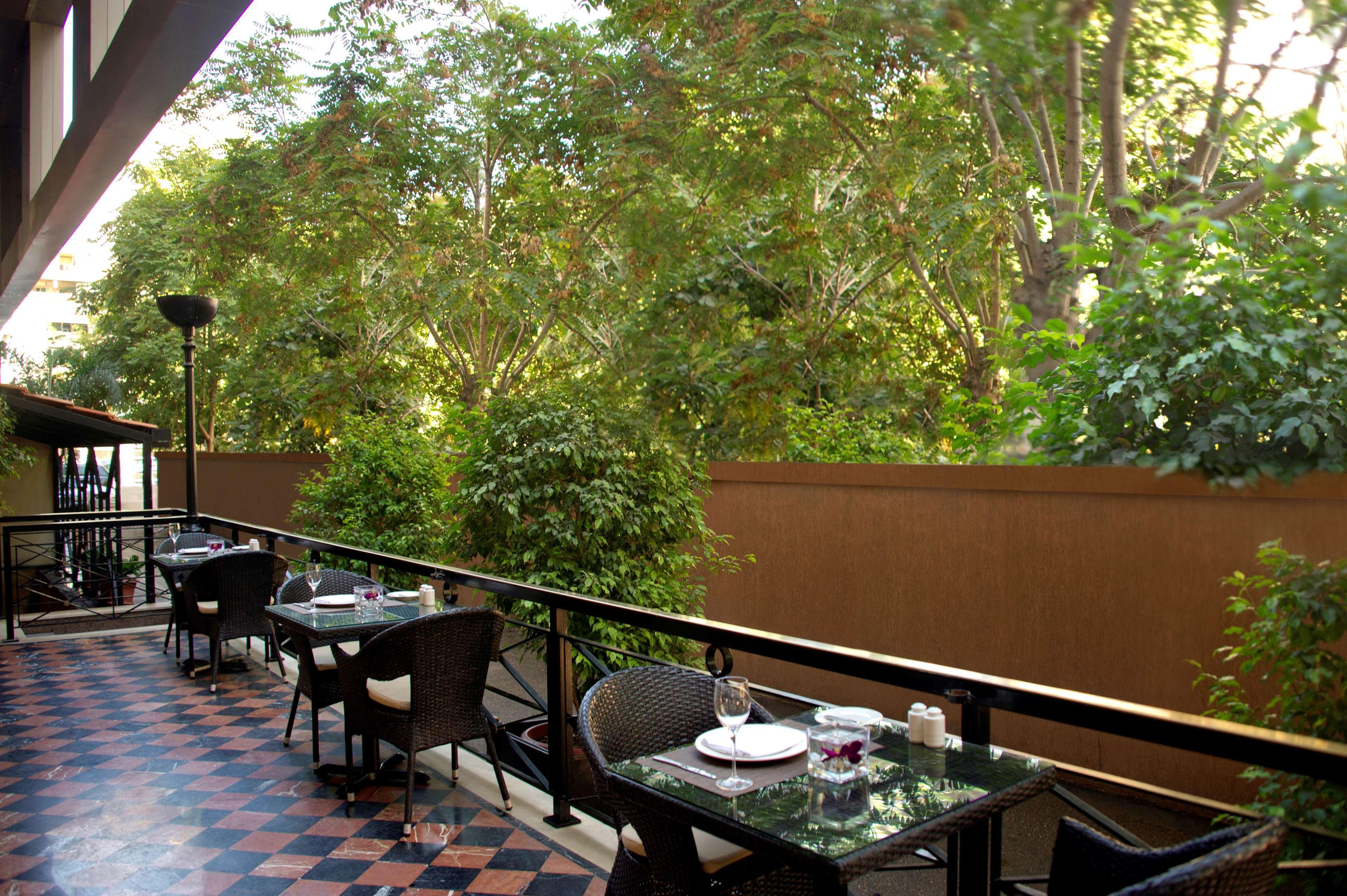 Radisson Blu Martinez Beirut Hotel Exterior photo The restaurant