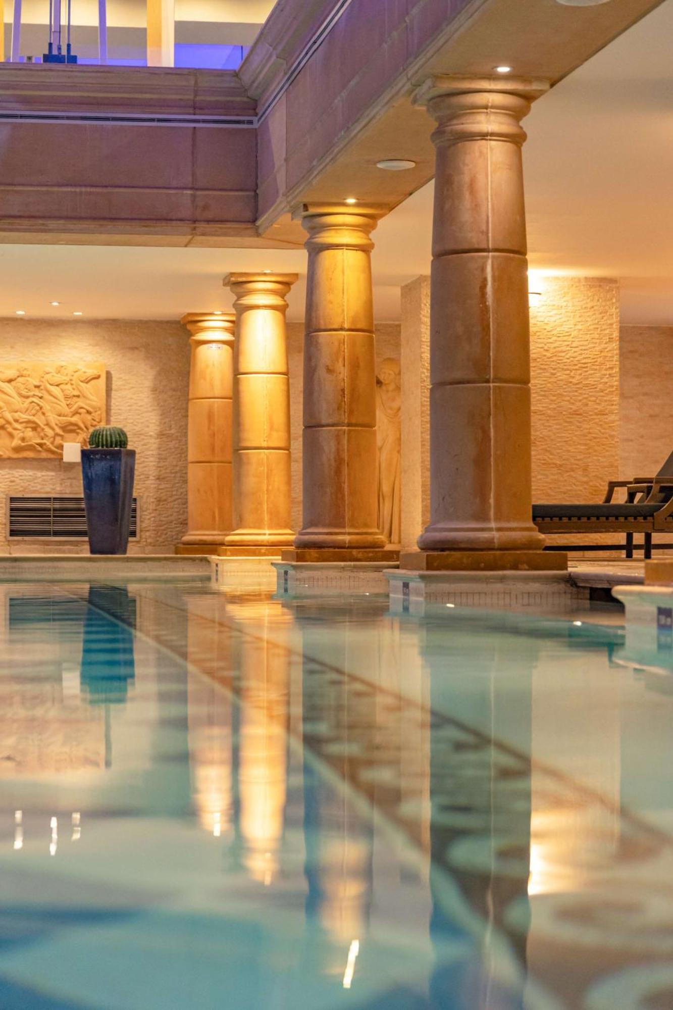 Radisson Blu Martinez Beirut Hotel Exterior photo The swimming pool at the hotel