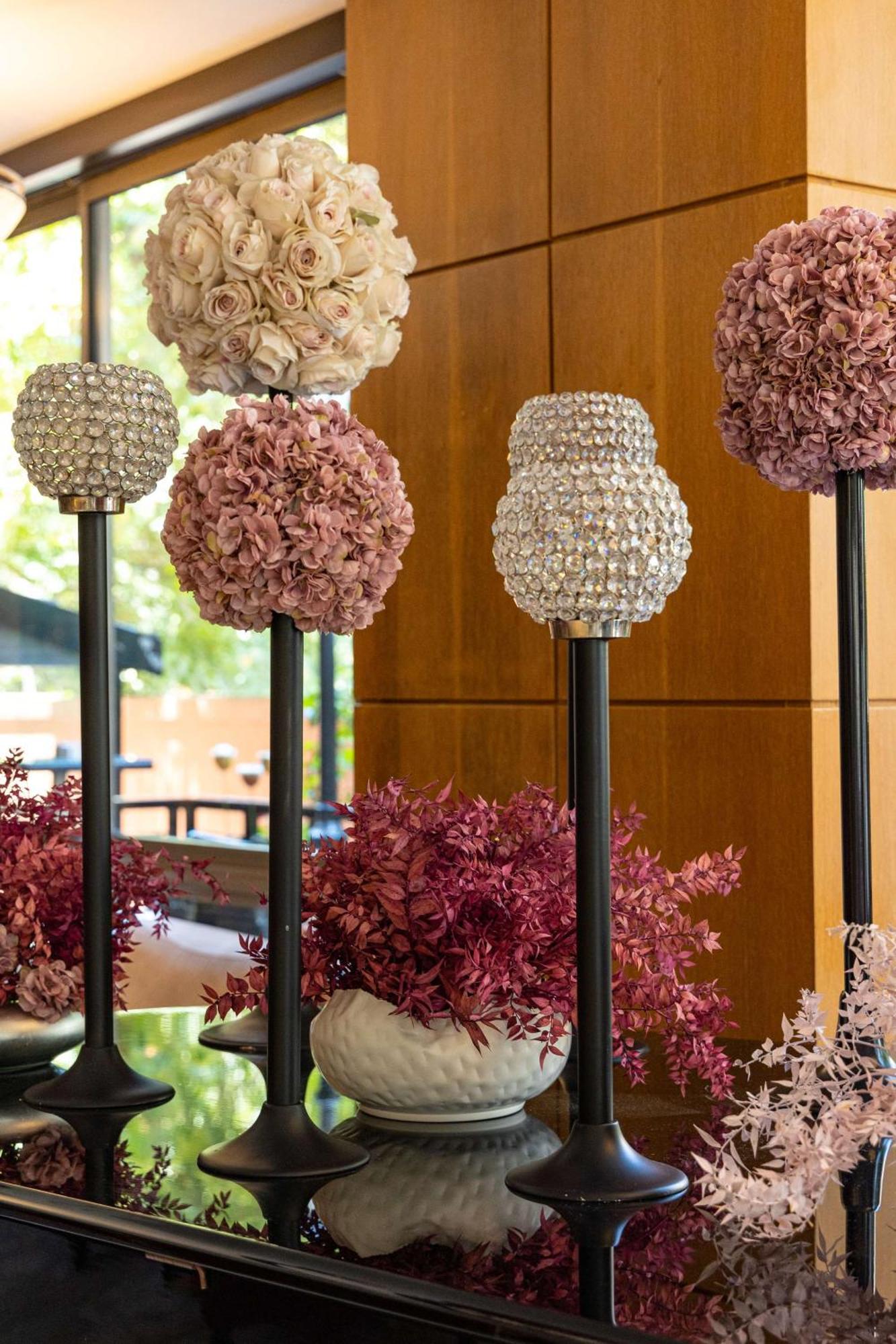 Radisson Blu Martinez Beirut Hotel Exterior photo Flower balls