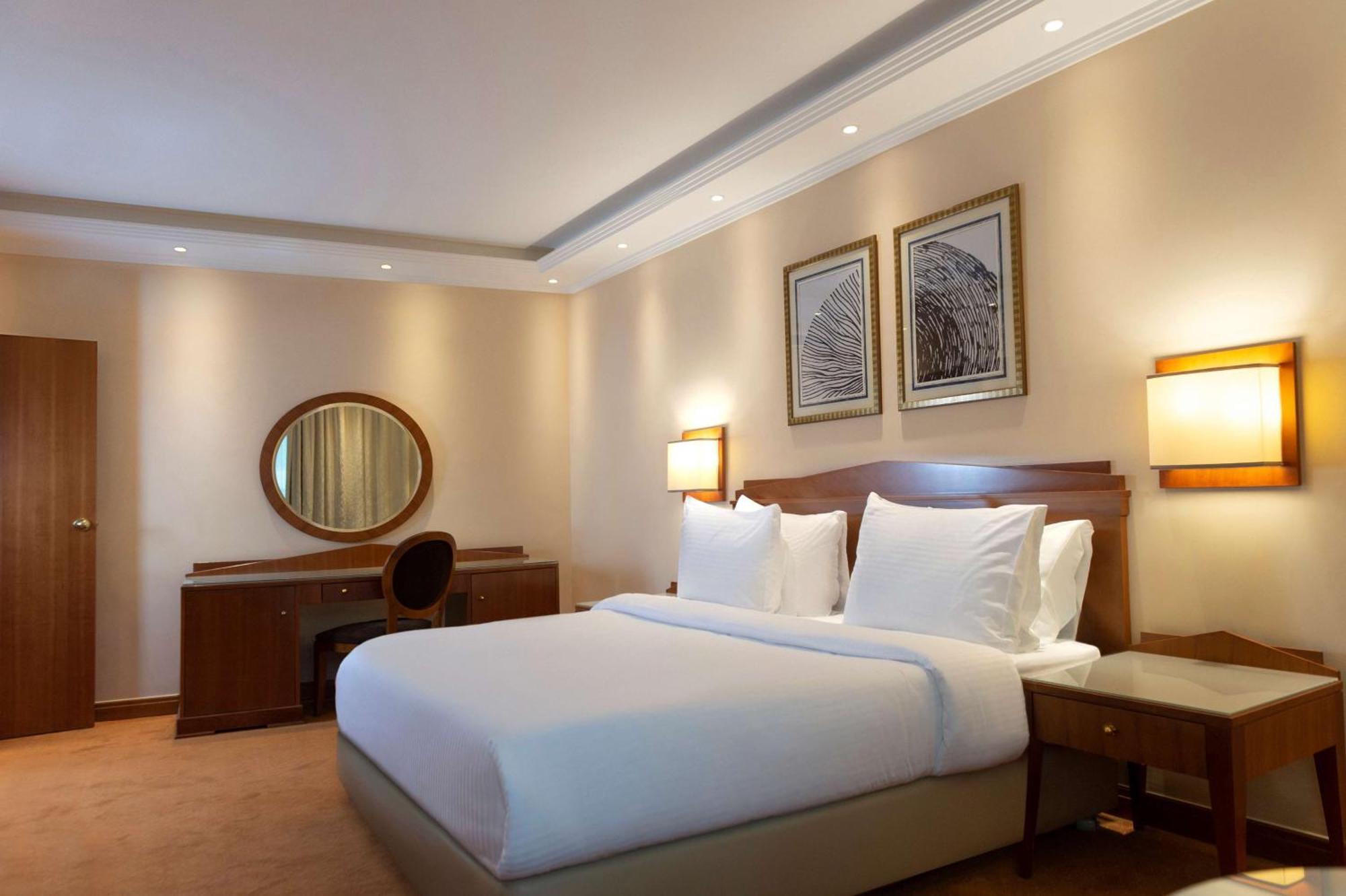 Radisson Blu Martinez Beirut Hotel Exterior photo A bedroom at the Taj Bengal