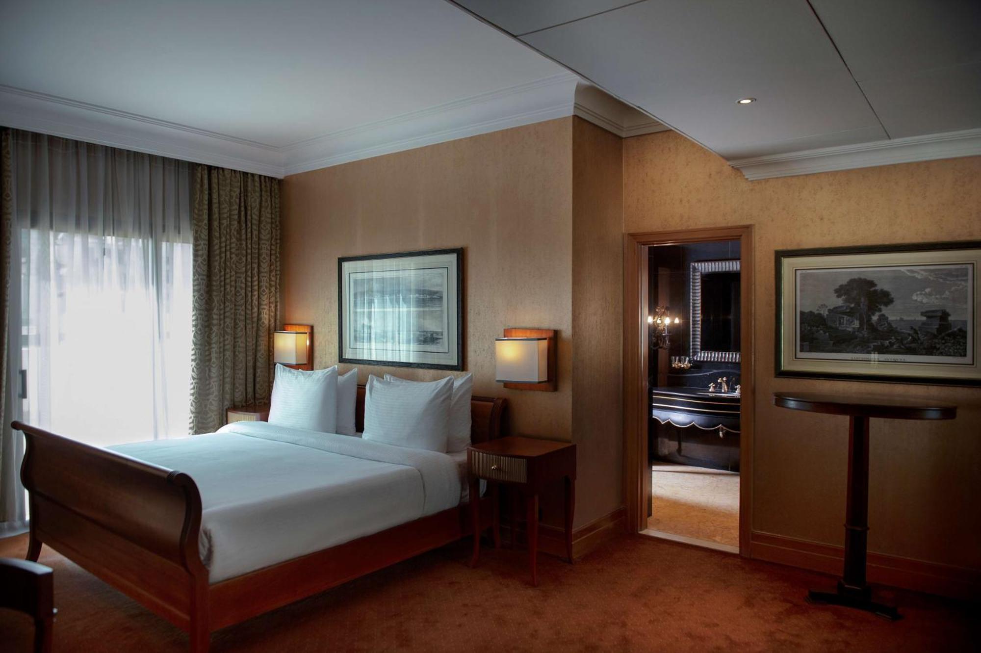 Radisson Blu Martinez Beirut Hotel Exterior photo