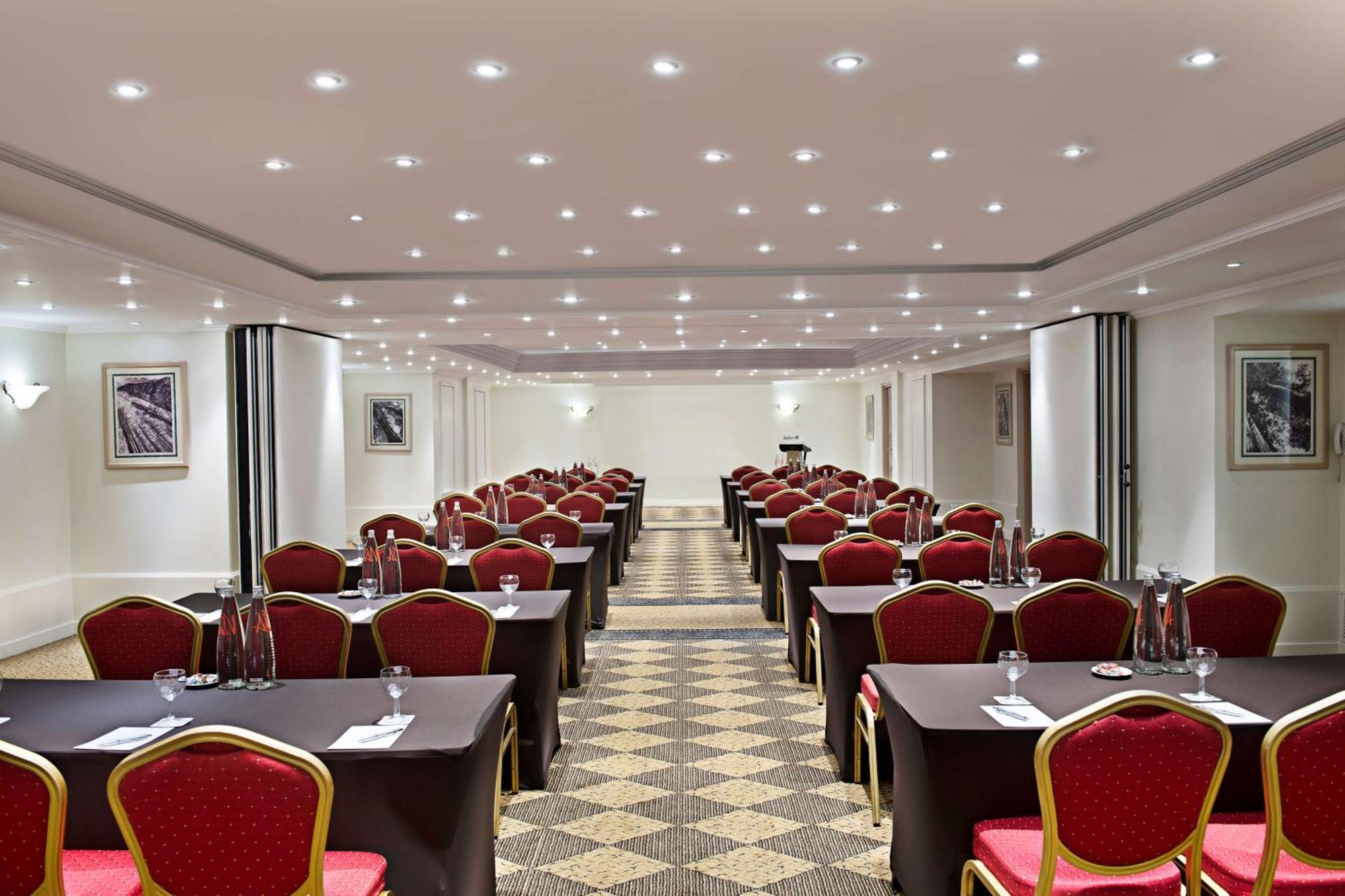 Radisson Blu Martinez Beirut Hotel Exterior photo The ballroom